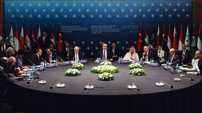 اجتماع اللجنة العربية