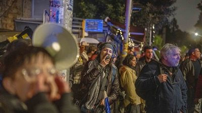 عائلات الأسرى الإسرائيليين تدعو لإضراب اقتصادي يوم 17 أغسطس 