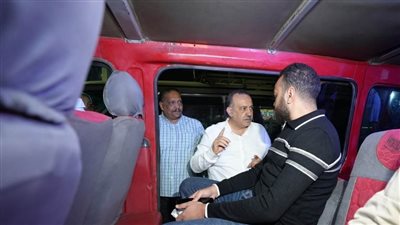 محافظ أسيوط يتابع الالتزام بتعريفة الركوب الجديدة بمواقف السرفيس ويتفقد محطات الوقود 