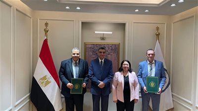 نائبة وزيرة التضامن تشهد توقيع عقود تجهيز 6 مراكز للأطراف الصناعية