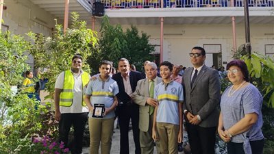 نائب محافظ الأقصر يشارك في حملة خطوة ضد الإدمان بمدرسة السلام 