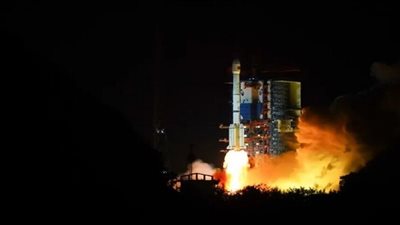 الصين تطلق قمرا صناعيا لاختبار تقنيات اتصالات عالية السرعة