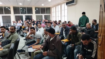 بدء اختبارات المرشحين للعمل في شركة مقاولات بالإمارات (صور)