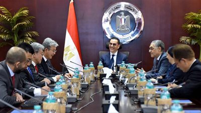 وزير الاستثمار يلتقي رئيس شركة يازاكي اليابانية لأوروبا والشرق الأوسط وأفريقيا