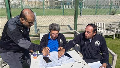 إدارة المدربين باتحاد الكرة تجري اختبارات عملية لمدربي الرخصة 