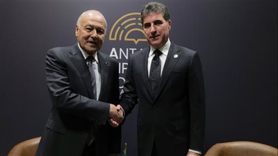 أبو الغيط يلتقي نيجيرفان بارزاني على هامش مشاركته في أعمال منتدى أنطاليا بتركيا