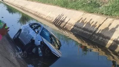 إصابة 8 أشخاص إثر انقلاب سيارة في ترعة بالمنيا