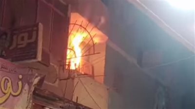 المعمل الجنائي يعاين حريق شقة أسفر عن إصابة 10 أشخاص بالجيزة 