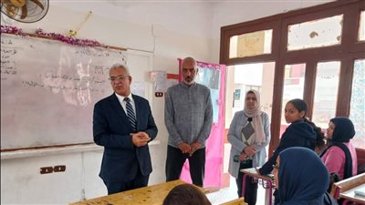 وكيل تعليم الإسماعيلية يتفقد مدارس إدارة جنوب التعليمية (صور) 