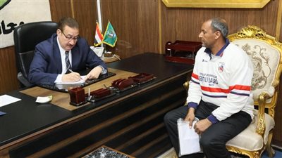 محافظ المنوفية يفحص طلبات المواطنين ويوجه بإجراءات عاجلة