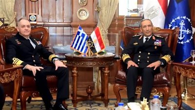 قائد القوات البحرية يلتقي رئيس هيئة الأركان العامة للقوات البحرية اليونانية
