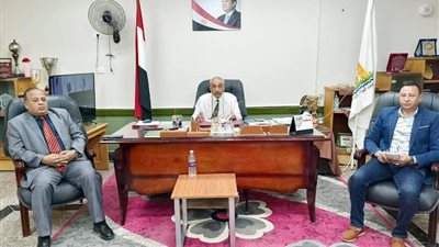 وكيل التعليم بالوادي الجديد يناقش مع مديري الإدارات الاستعداد للامتحانات 
