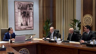 استثمارات بـ150 مليون دولار، رئيس الوزراء يلتقي مسئولي 