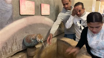 أحد السعف، الزوار يتبركون من بئر مار جرجس بمجمع الأديان ( فيديو وصور) 