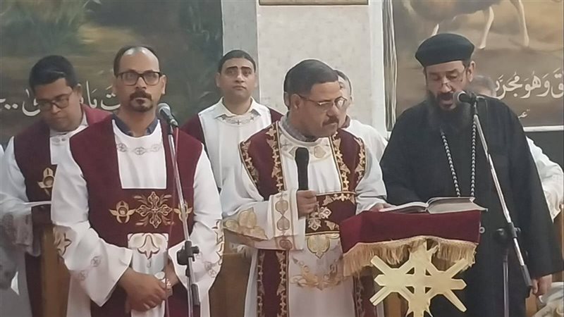 انطلاق قداس أحد الشعانين