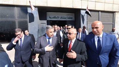 يعملان بنظام الشباك الواحد، وزير العدل يفتتح فرعين جديدين للتوثيق بالإسكندرية