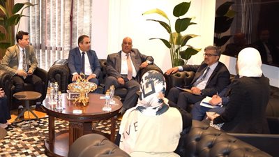 رئيس غرفة القاهرة يستقبل سفير باكستان لبحث سبل زيادة التبادل التجاري والاستثماري