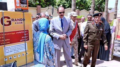 محافظ سوهاج يختتم فعاليات توزيع 100 جهاز عروس على الفتيات الأولى بالرعاية