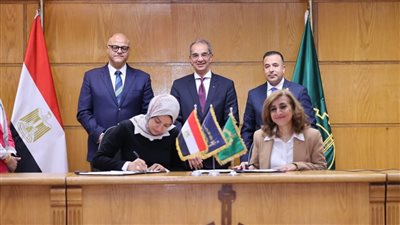 وزير الاتصالات يبحث مع محافظ القليوبية مستجدات العمل في مشروعات التعاون المشترك 