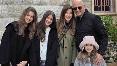 نانسي عجرم تحتفل بأحد الشعانين رفقة أسرتها