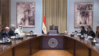 رئيس الوزراء يلتقي وفد الصندوق العربي للإنماء الاقتصادي والاجتماعي