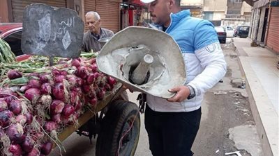 إزالة تعديات وإغلاق محلات مخالفة خلال حملات مكبرة في بورسعيد (صور)