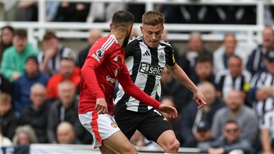 نيوكاسل يضرب مانشستر يونايتد برباعية في الدوري الإنجليزي (صور)