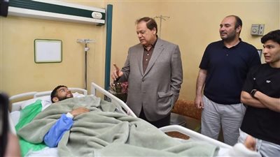 القندوسي يغادر المستشفى بعد إجراء جراحة الساق 