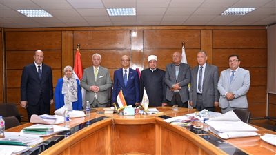 جامعة أسيوط تعقد لجنة لاختيار مدير عام الصناديق الخاصة وتجديد تعيين بعض القيادات