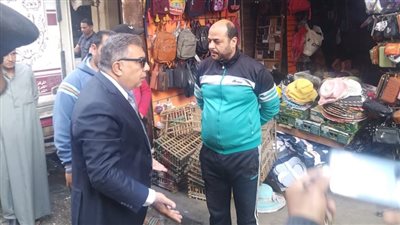 محافظ الدقهلية يتفقد منافذ البيع ويتابع حالة الإشغالات بالشوارع