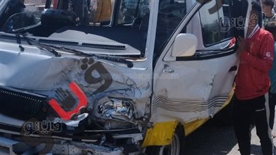 إصابة 4 أشخاص في حادث تصادم على الطريق الأوسط بالمنيا (صور)