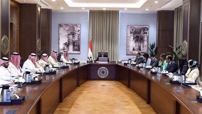 مدبولي يلتقي وفدًا من رجال الأعمال السعوديين لبحث فرص التعاون المشترك