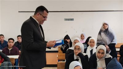 وكيل تعليم دمياط يتفقد مدارس الروضة ويشيد بالانضباط ونسب الحضور المرتفعة