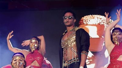 رمضان إيه ده يا رمضان؟، الفنان المصري يصدم الجمهور في مهرجان كوتشيلا (فيديو)