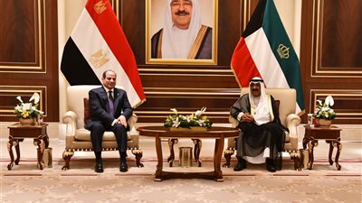 السيسي يصل الكويت.. الرئيس والأمير يبحثان تعزيز التعاون الاقتصادي والاستثماري وزيادة التبادل التجاري.. وتطورات الأوضاع في غزة وسوريا ولبنان أبرز الملفات