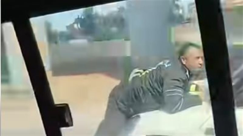 سيارة تدهس أمين شرطة