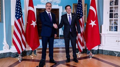 روبيو يبحث مع نظيره التركي مخاطر إيران على الأمن الإقليمي