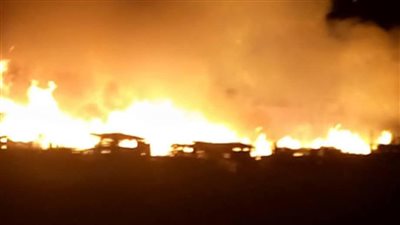 حريق هائل يلتهم مغالق الخشب في عزبة الورد بالشرابية (فيديو)