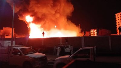 إصابات في حريق مغلق للأخشاب بالشرابية ونقلهم للمستشفيات (صور) 