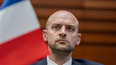 فرنسا: قرار الجزائر بحق الدبلوماسيين لن يمر بلا عواقب