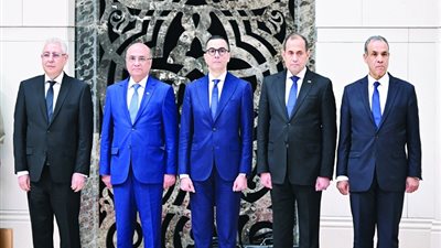  بالأسماء، الوفد المرافق للرئيس السيسي في زيارة الكويت 