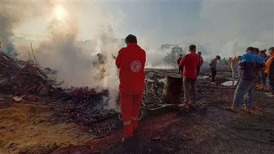 إصابة 12 شخصًا في حريق مغالق الأخشاب بالشرابية (صور)