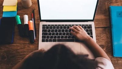 الكويت تعود للدراسة عن بعد لهذا السبب