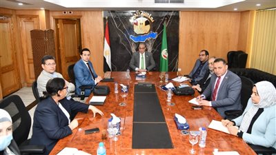 محافظ الفيوم يناقش مع وفد التنمية المحلية تطوير الهيكل التنظيمي للديوان العام