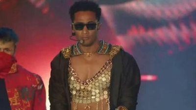 آخرها الظهور ببدلة رقص شرقي، أغرب إطلالات  محمد رمضان في حفلاته 