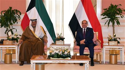 تفاصيل مباحثات الرئيس السيسي وولي عهد الكويت (صور)