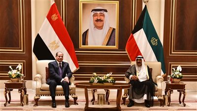  السيسي وأمير الكويت يؤكدان دعمهما للحكومة اليمنية الشرعية وأهمية أمن الملاحة في البحر الأحمر