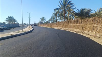 استكمال أعمال رصف الطريق الدائري لمدينة ادكو بتكلفة 18 مليون جنيه