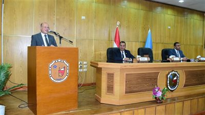 بمشاركه الرقابة الادارية، افتتاح الدورة التدريبية الأولي في مجال مكافحة الفساد بسوهاج