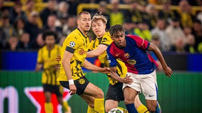 بوروسيا دورتموند يتقدم على برشلونة 1-0 في الشوط الأول 
